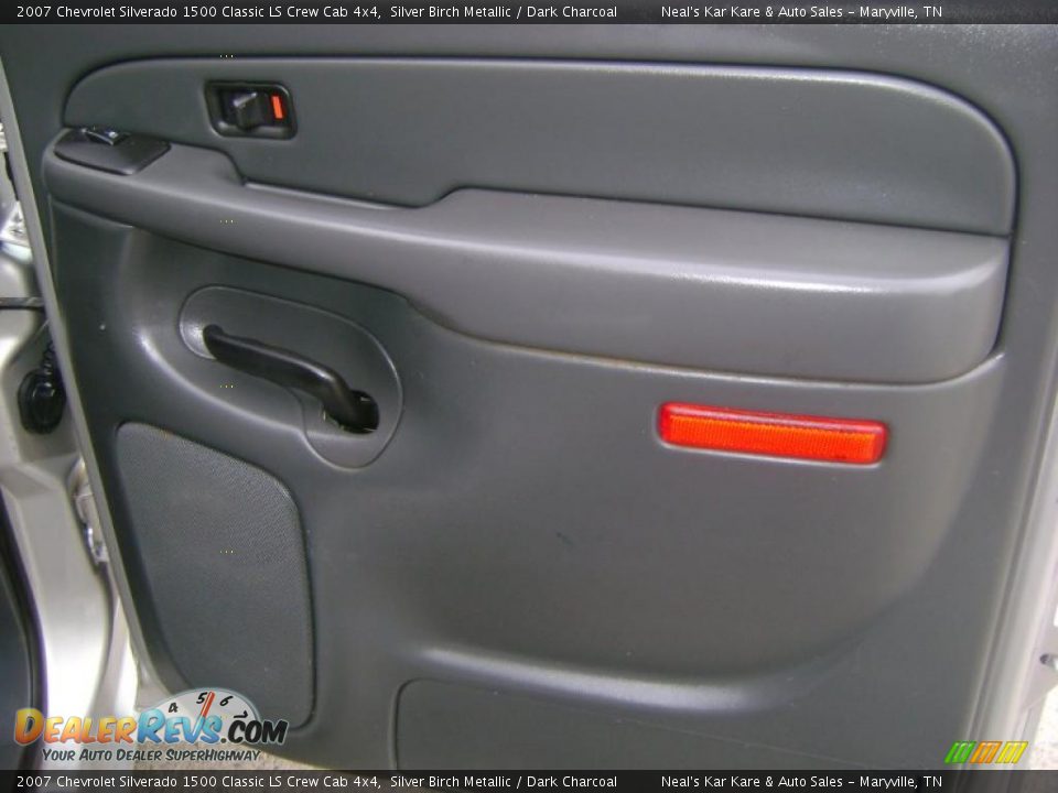 2007 Chevrolet Silverado 1500 Classic LS Crew Cab 4x4 Silver Birch Metallic / Dark Charcoal Photo #28