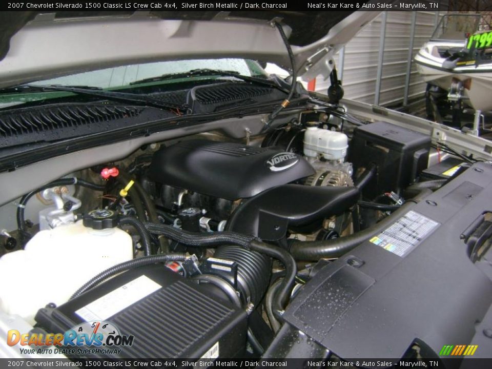 2007 Chevrolet Silverado 1500 Classic LS Crew Cab 4x4 Silver Birch Metallic / Dark Charcoal Photo #30