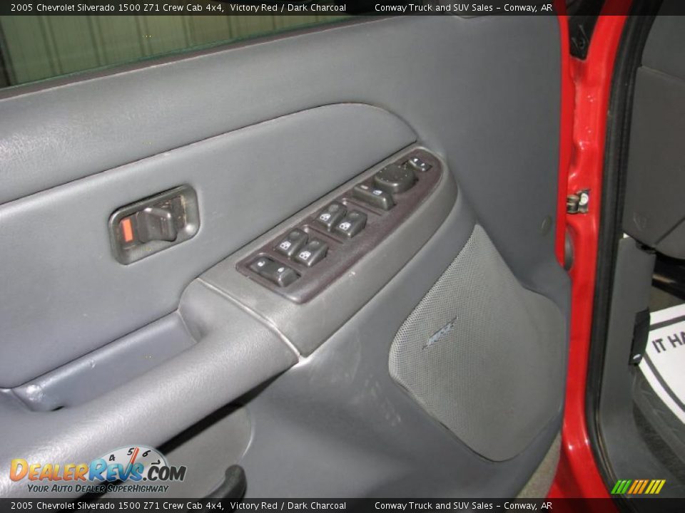 2005 Chevrolet Silverado 1500 Z71 Crew Cab 4x4 Victory Red / Dark Charcoal Photo #17