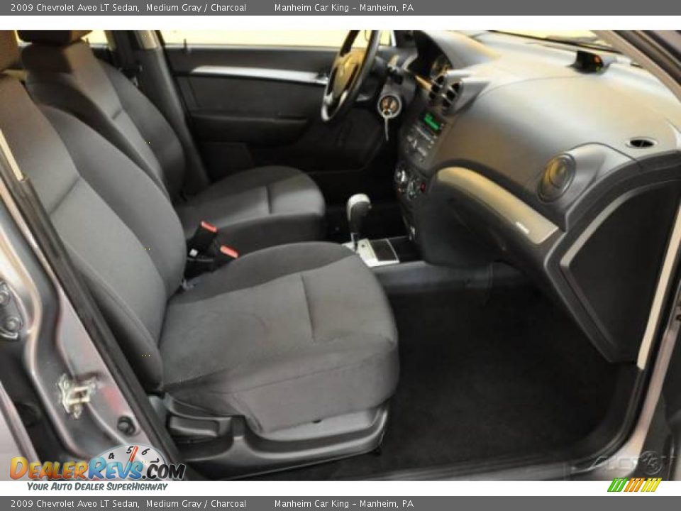 2009 Chevrolet Aveo LT Sedan Medium Gray / Charcoal Photo #16