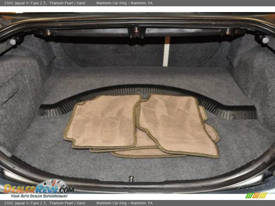 2002 Jaguar X-Type 2.5 Titanium Pearl / Sand Photo #14