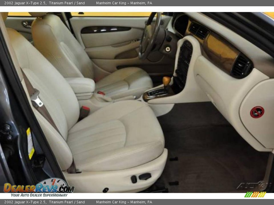 2002 Jaguar X-Type 2.5 Titanium Pearl / Sand Photo #16