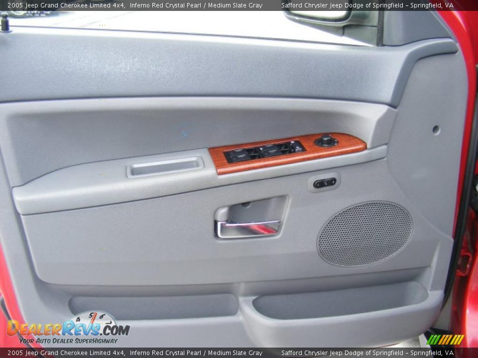 2005 Jeep Grand Cherokee Limited 4x4 Inferno Red Crystal Pearl / Medium Slate Gray Photo #34