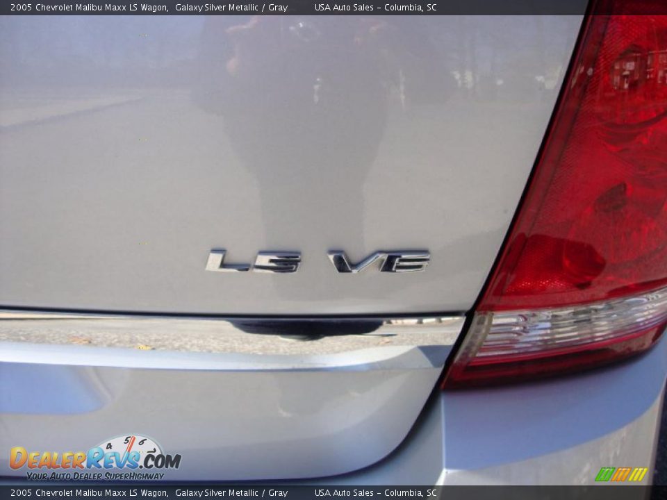 2005 Chevrolet Malibu Maxx LS Wagon Galaxy Silver Metallic / Gray Photo #11