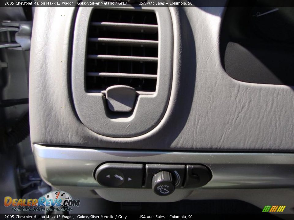 2005 Chevrolet Malibu Maxx LS Wagon Galaxy Silver Metallic / Gray Photo #22