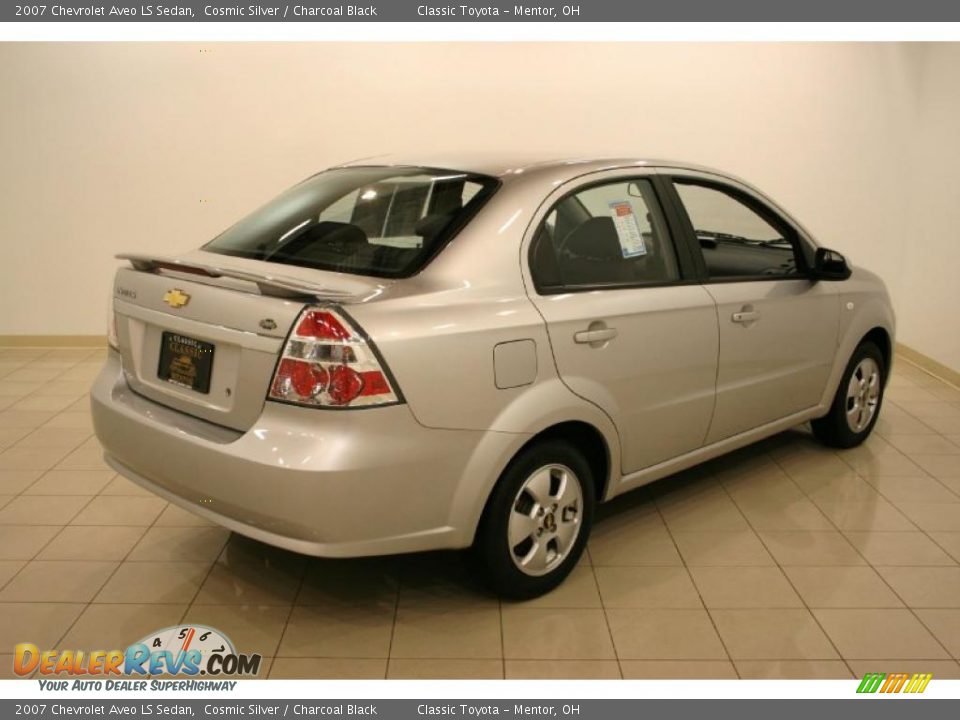 2007 Chevrolet Aveo LS Sedan Cosmic Silver / Charcoal Black Photo #7