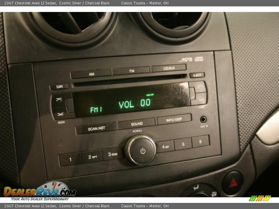 2007 Chevrolet Aveo LS Sedan Cosmic Silver / Charcoal Black Photo #13