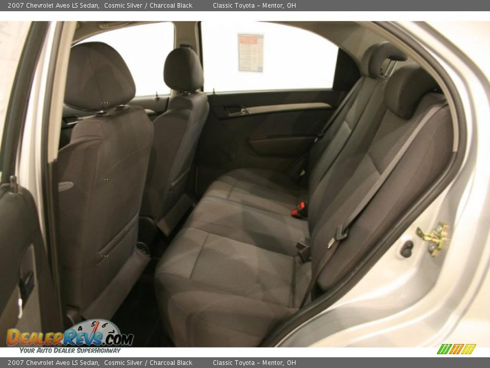 2007 Chevrolet Aveo LS Sedan Cosmic Silver / Charcoal Black Photo #17
