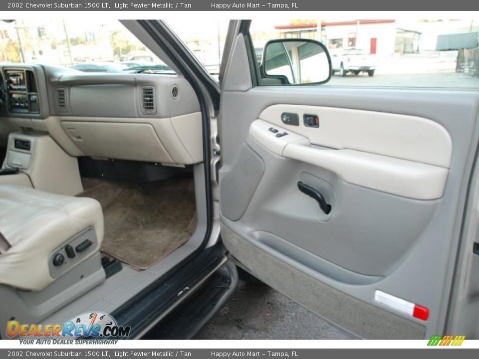 2002 Chevrolet Suburban 1500 LT Light Pewter Metallic / Tan Photo #31