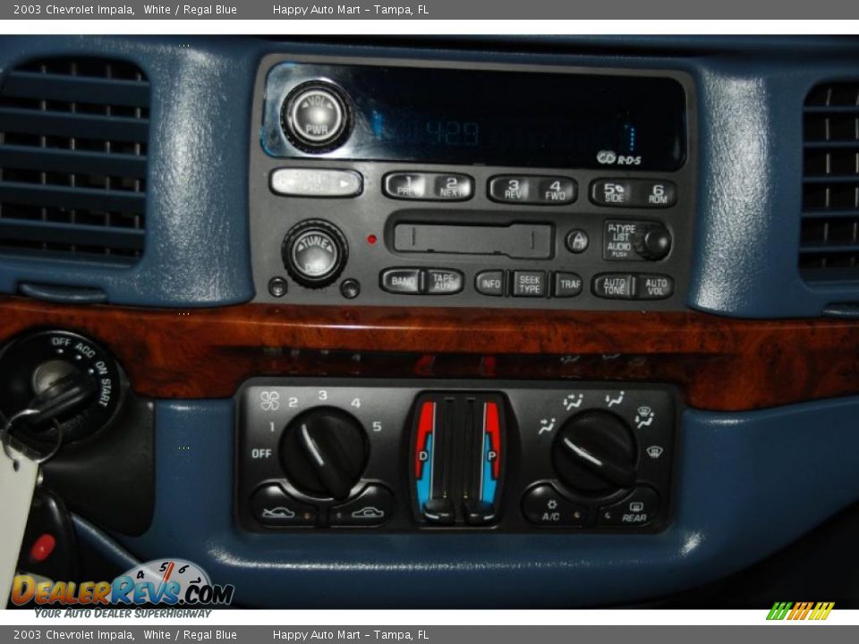 2003 Chevrolet Impala White / Regal Blue Photo #15