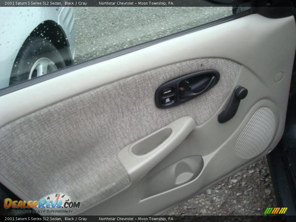 2001 Saturn S Series SL2 Sedan Black / Gray Photo #11