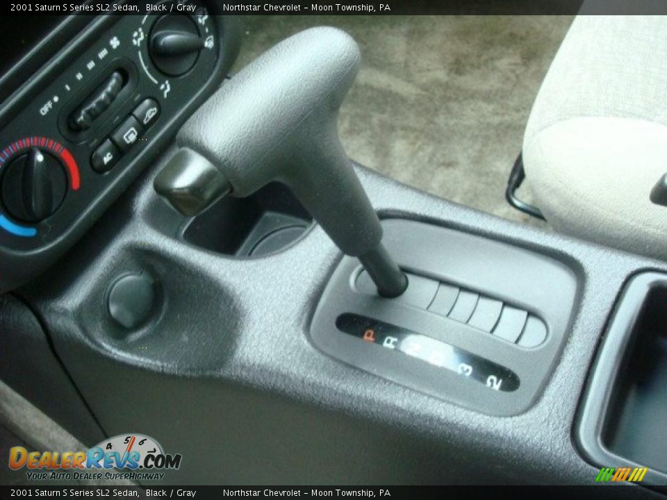 2001 Saturn S Series SL2 Sedan Black / Gray Photo #12
