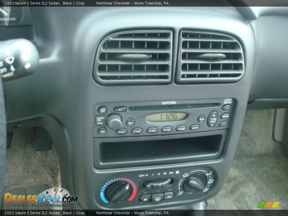 2001 Saturn S Series SL2 Sedan Black / Gray Photo #13
