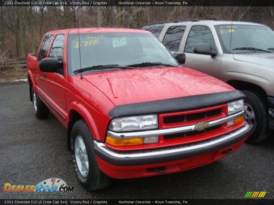 2001 Chevrolet S10 LS Crew Cab 4x4 Victory Red / Graphite Photo #1