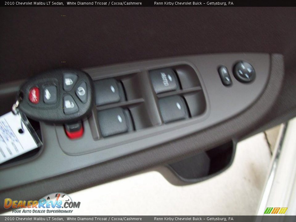 2010 Chevrolet Malibu LT Sedan White Diamond Tricoat / Cocoa/Cashmere Photo #15