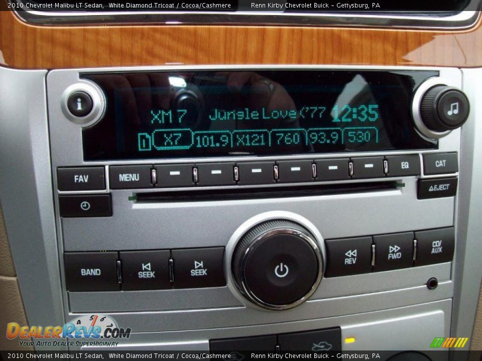 2010 Chevrolet Malibu LT Sedan White Diamond Tricoat / Cocoa/Cashmere Photo #17