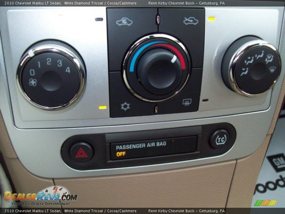 2010 Chevrolet Malibu LT Sedan White Diamond Tricoat / Cocoa/Cashmere Photo #18
