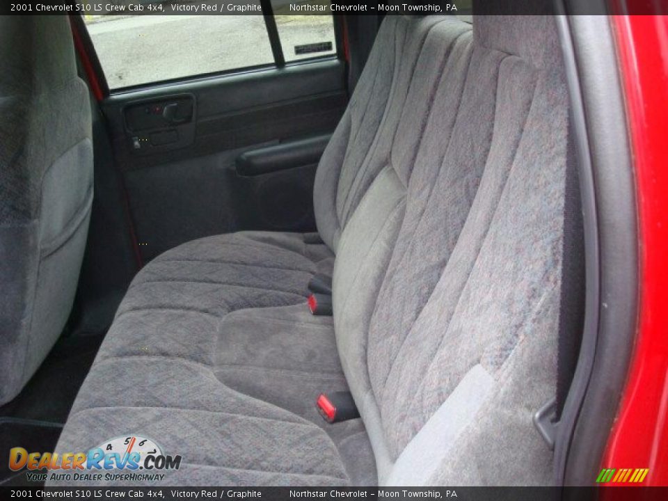 2001 Chevrolet S10 LS Crew Cab 4x4 Victory Red / Graphite Photo #7