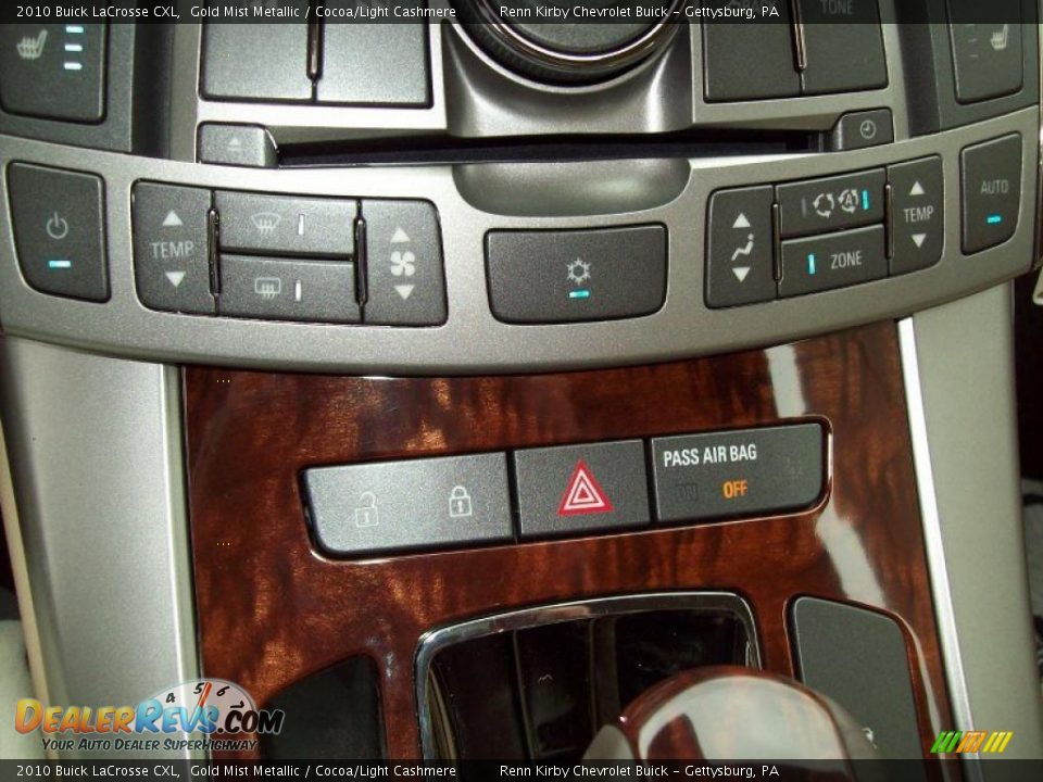 2010 Buick LaCrosse CXL Gold Mist Metallic / Cocoa/Light Cashmere Photo #17