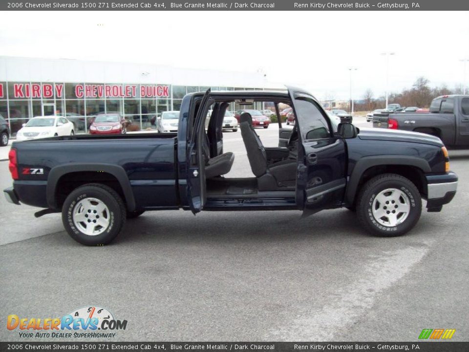 2006 Chevrolet Silverado 1500 Z71 Extended Cab 4x4 Blue Granite Metallic / Dark Charcoal Photo #3