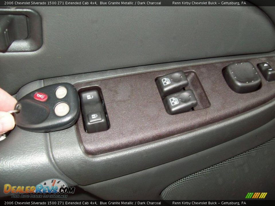 2006 Chevrolet Silverado 1500 Z71 Extended Cab 4x4 Blue Granite Metallic / Dark Charcoal Photo #6