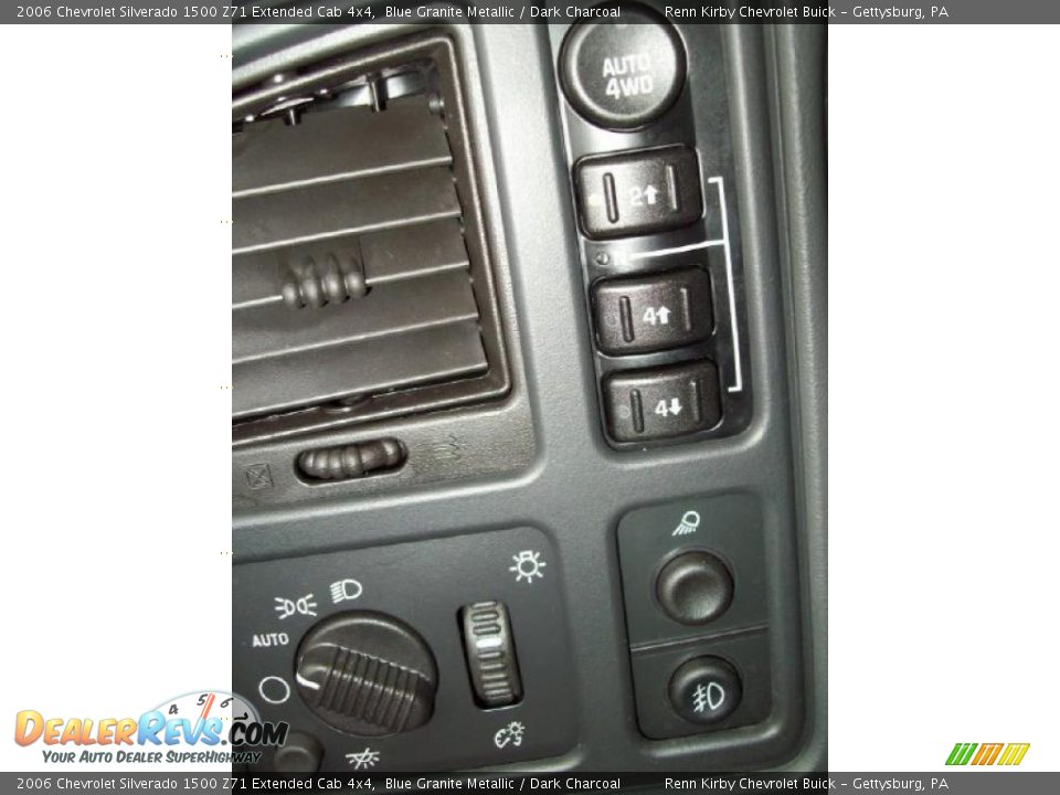 2006 Chevrolet Silverado 1500 Z71 Extended Cab 4x4 Blue Granite Metallic / Dark Charcoal Photo #26
