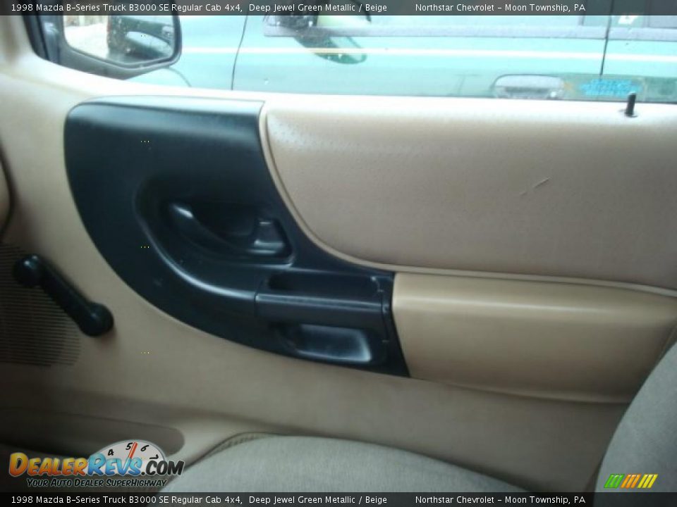 1998 Mazda B-Series Truck B3000 SE Regular Cab 4x4 Deep Jewel Green Metallic / Beige Photo #12