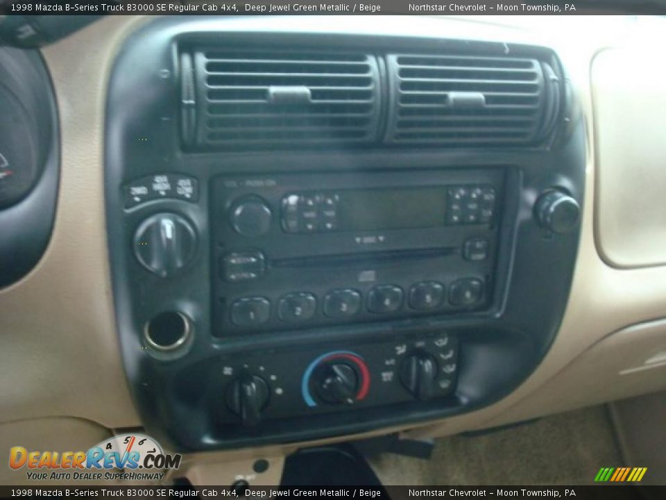 1998 Mazda B-Series Truck B3000 SE Regular Cab 4x4 Deep Jewel Green Metallic / Beige Photo #13