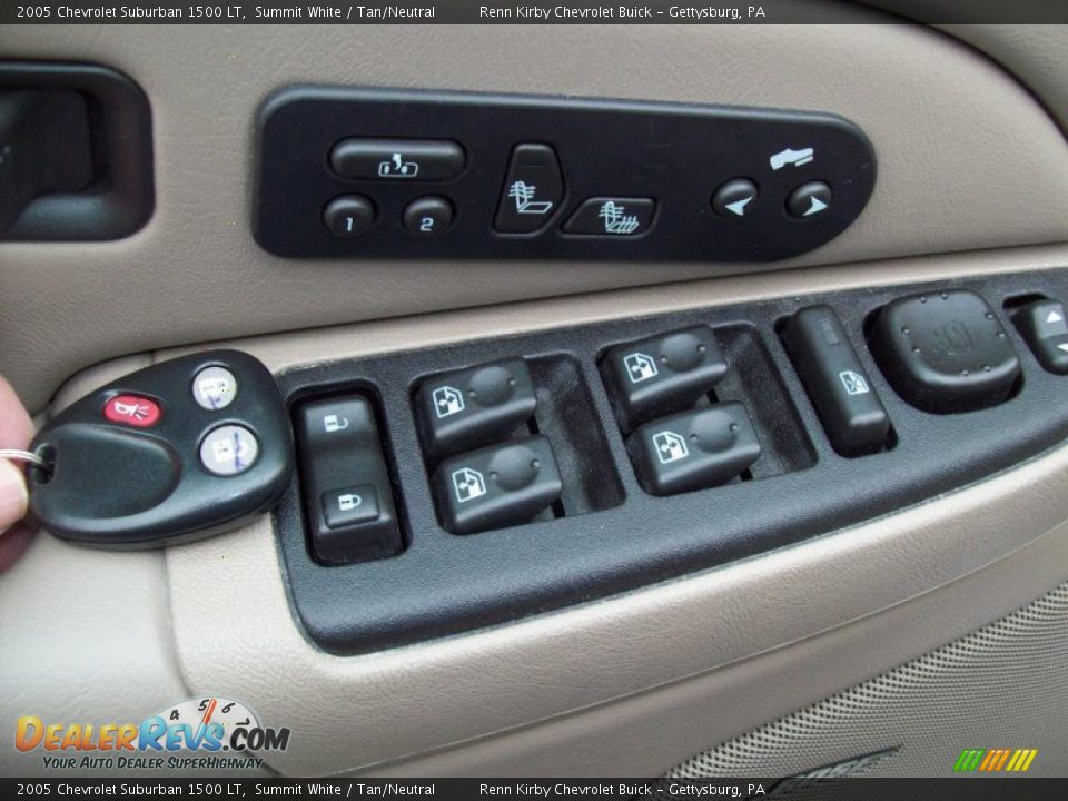 2005 Chevrolet Suburban 1500 LT Summit White / Tan/Neutral Photo #7