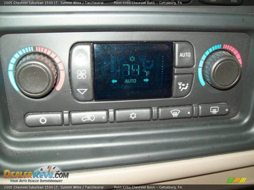 2005 Chevrolet Suburban 1500 LT Summit White / Tan/Neutral Photo #26