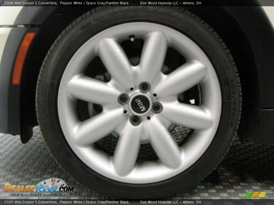 2006 Mini Cooper S Convertible Pepper White / Space Gray/Panther Black Photo #21