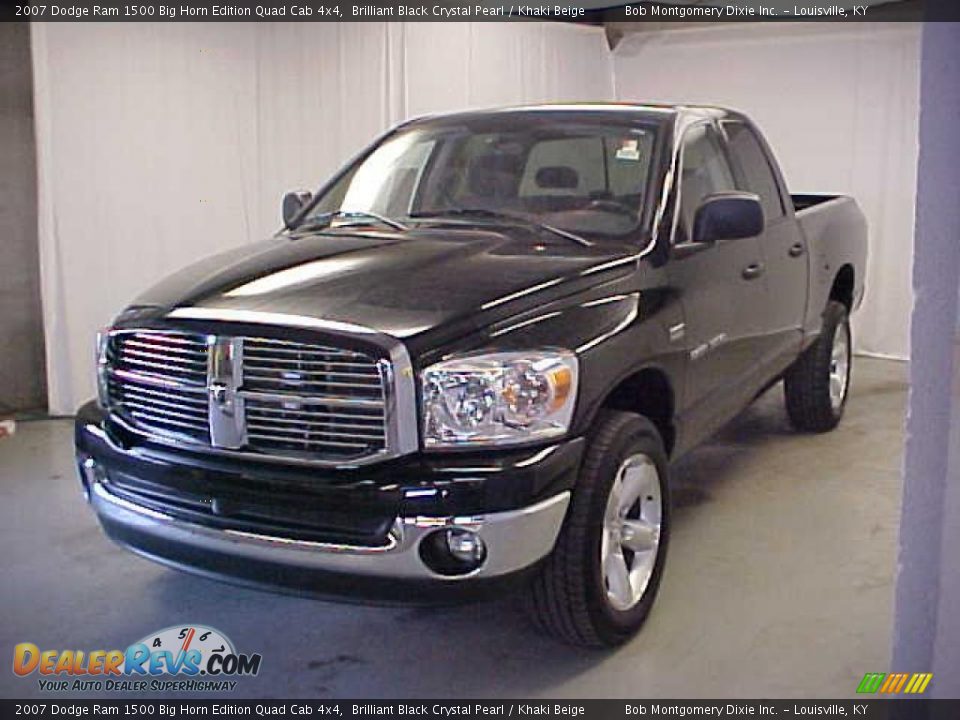 2007 Dodge Ram 1500 Big Horn Edition Quad Cab 4x4 Brilliant Black Crystal Pearl / Khaki Beige Photo #3
