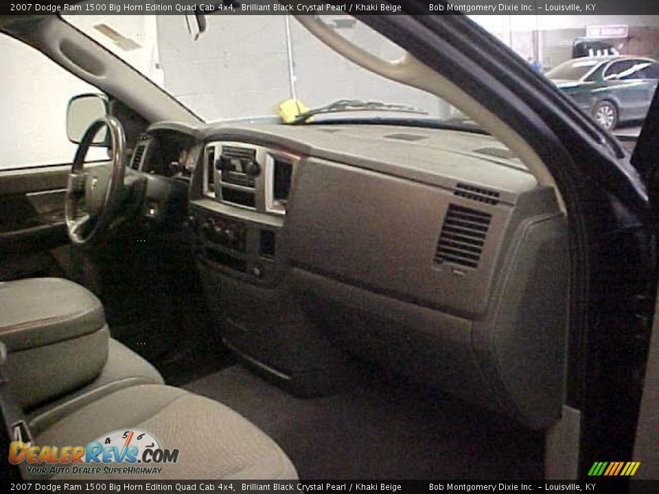 2007 Dodge Ram 1500 Big Horn Edition Quad Cab 4x4 Brilliant Black Crystal Pearl / Khaki Beige Photo #9