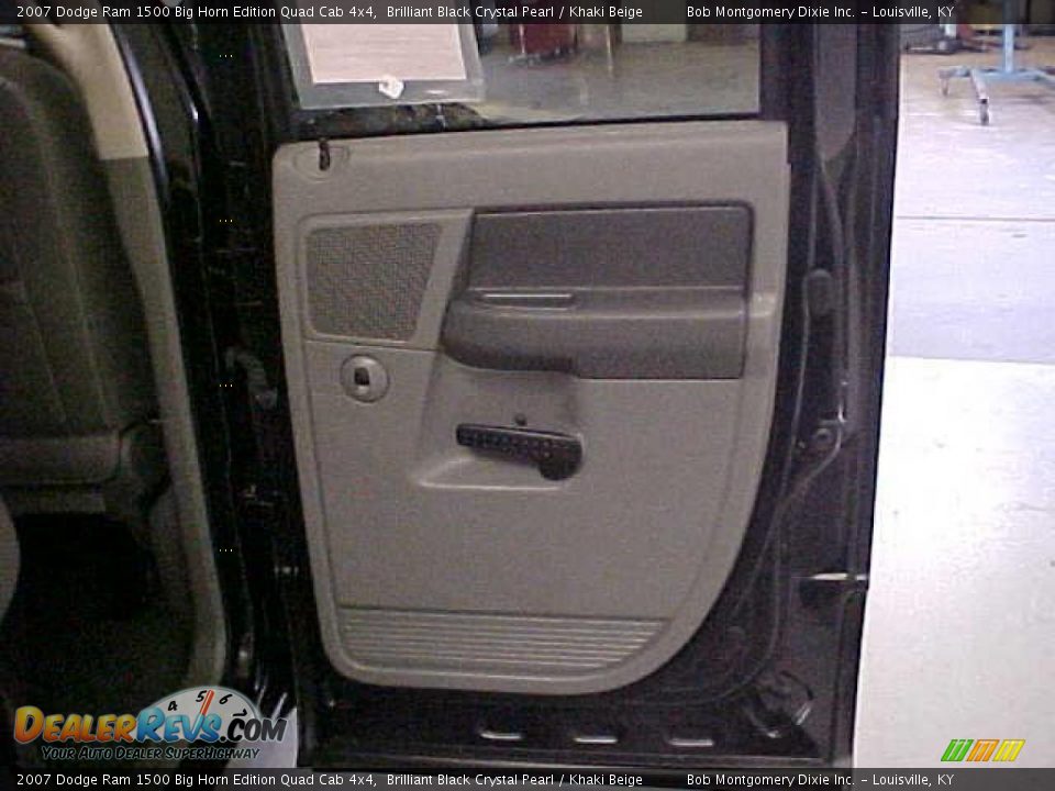 2007 Dodge Ram 1500 Big Horn Edition Quad Cab 4x4 Brilliant Black Crystal Pearl / Khaki Beige Photo #11