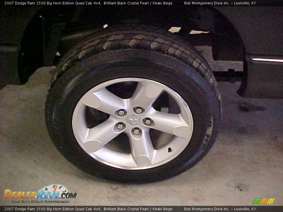 2007 Dodge Ram 1500 Big Horn Edition Quad Cab 4x4 Brilliant Black Crystal Pearl / Khaki Beige Photo #13