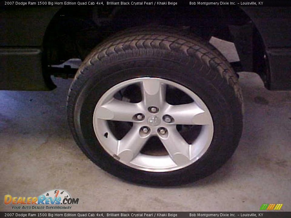 2007 Dodge Ram 1500 Big Horn Edition Quad Cab 4x4 Brilliant Black Crystal Pearl / Khaki Beige Photo #16
