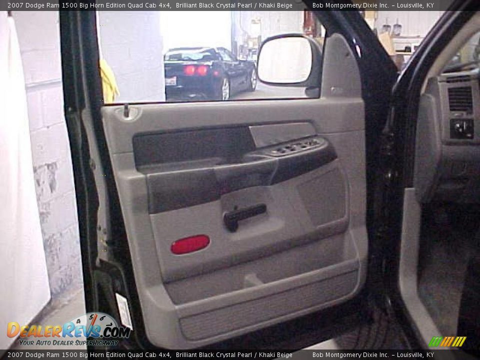 2007 Dodge Ram 1500 Big Horn Edition Quad Cab 4x4 Brilliant Black Crystal Pearl / Khaki Beige Photo #19