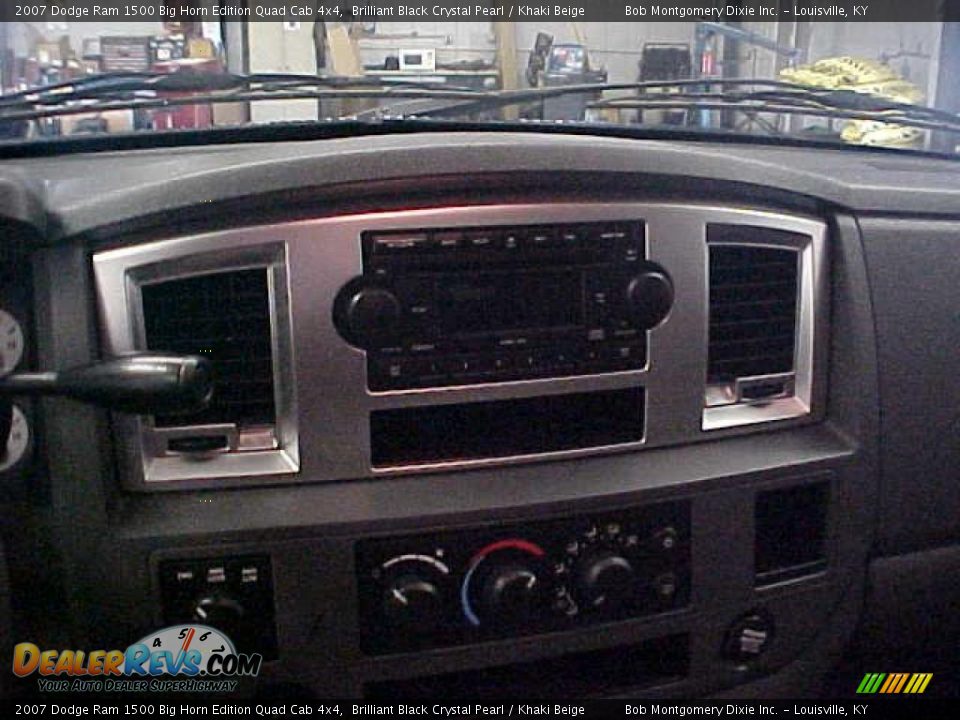 2007 Dodge Ram 1500 Big Horn Edition Quad Cab 4x4 Brilliant Black Crystal Pearl / Khaki Beige Photo #25