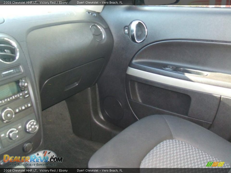 2009 Chevrolet HHR LT Victory Red / Ebony Photo #11