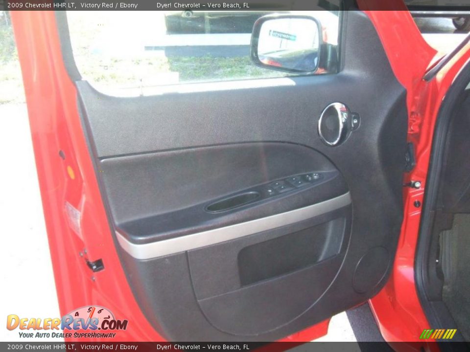2009 Chevrolet HHR LT Victory Red / Ebony Photo #12