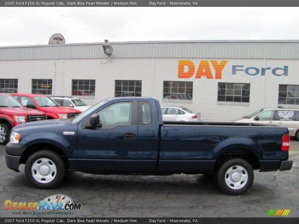2007 Ford F150 XL Regular Cab Dark Blue Pearl Metallic / Medium Flint Photo #2