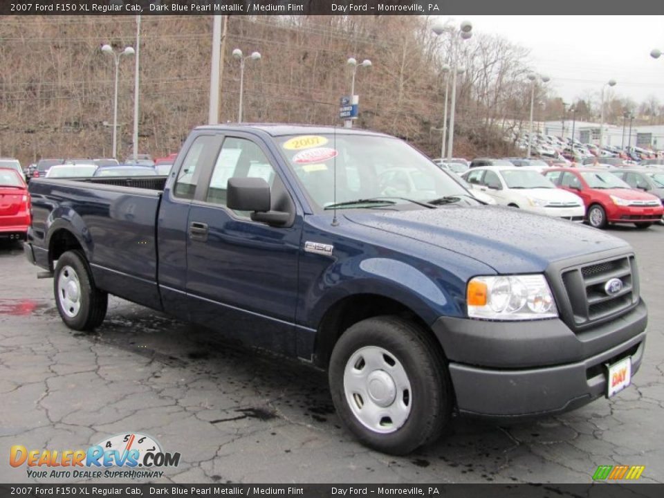 2007 Ford F150 XL Regular Cab Dark Blue Pearl Metallic / Medium Flint Photo #4