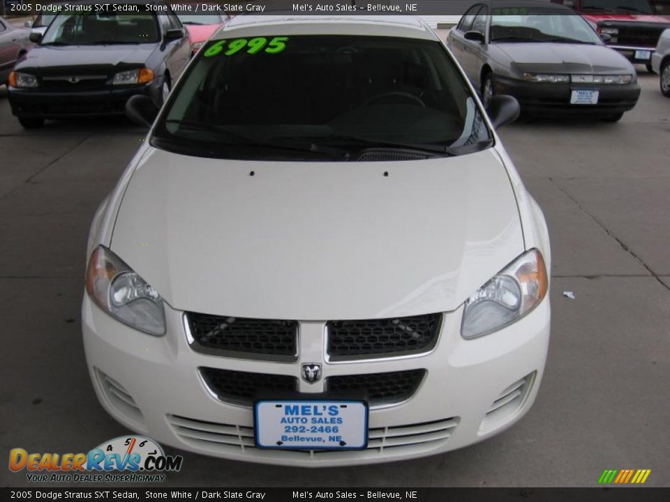 2005 Dodge Stratus SXT Sedan Stone White / Dark Slate Gray Photo #1