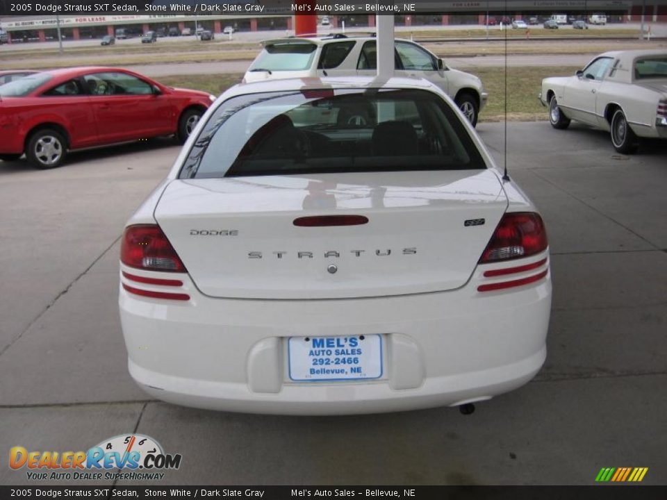 2005 Dodge Stratus SXT Sedan Stone White / Dark Slate Gray Photo #3