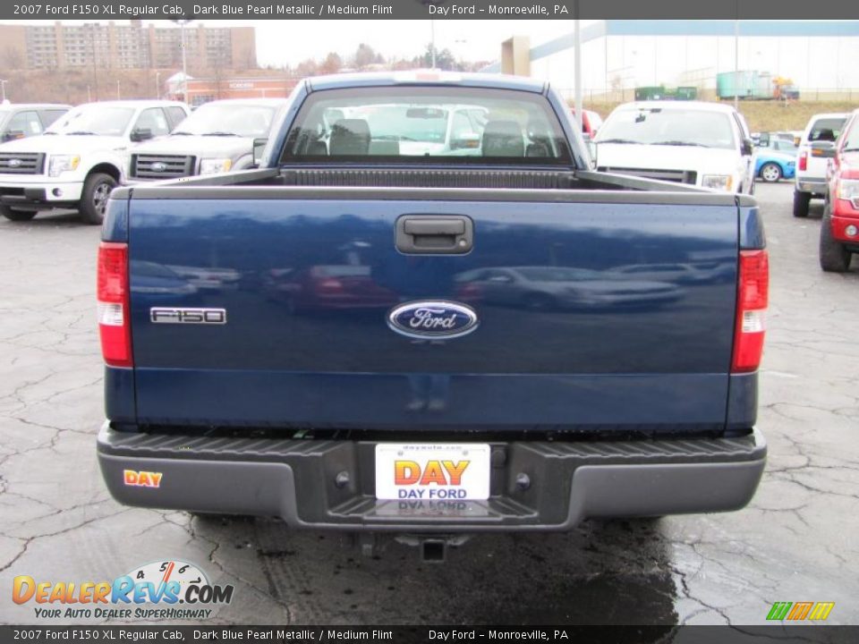 2007 Ford F150 XL Regular Cab Dark Blue Pearl Metallic / Medium Flint Photo #6