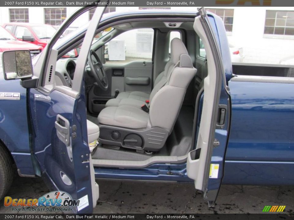 2007 Ford F150 XL Regular Cab Dark Blue Pearl Metallic / Medium Flint Photo #9