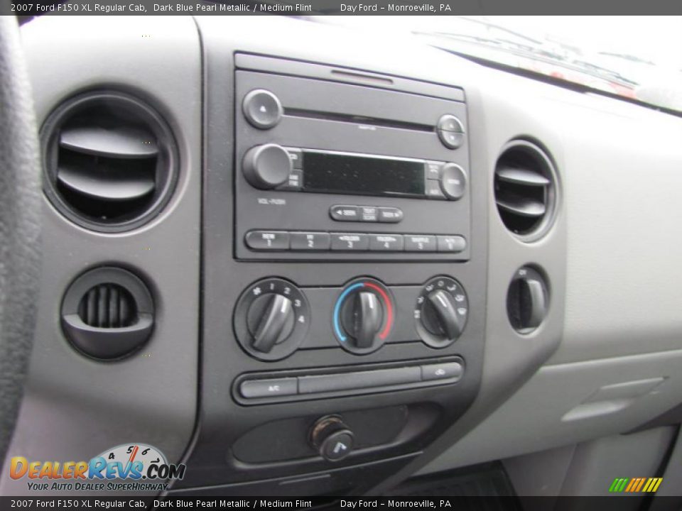 2007 Ford F150 XL Regular Cab Dark Blue Pearl Metallic / Medium Flint Photo #12