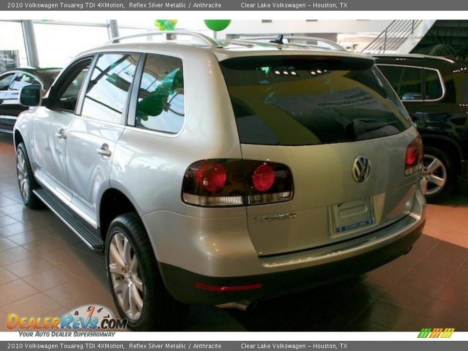 2010 Volkswagen Touareg TDI 4XMotion Reflex Silver Metallic / Anthracite Photo #2