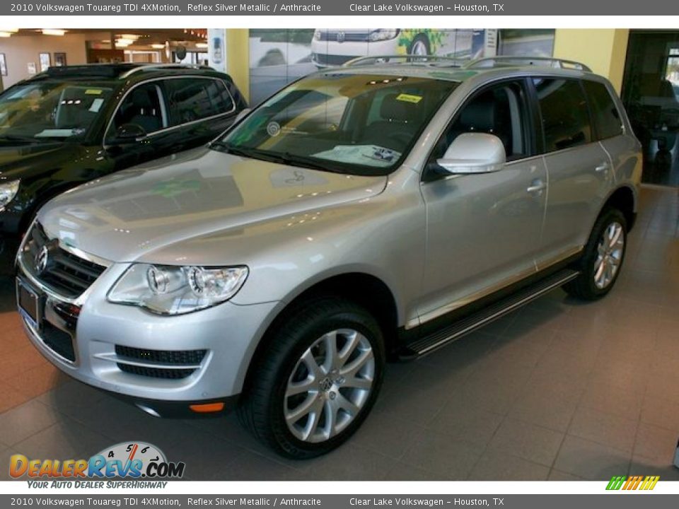 2010 Volkswagen Touareg TDI 4XMotion Reflex Silver Metallic / Anthracite Photo #3