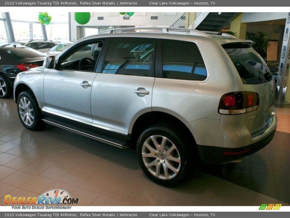 2010 Volkswagen Touareg TDI 4XMotion Reflex Silver Metallic / Anthracite Photo #4